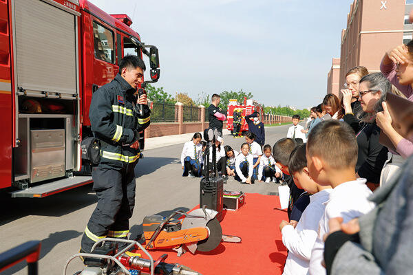 “消防安全”主题集会,南通惠立学校